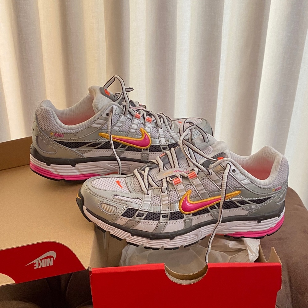 Nike Women's Gray and Pink Sneakers